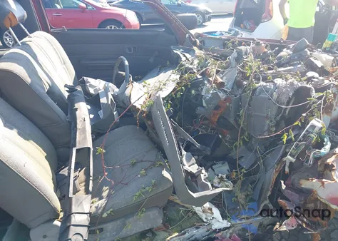 1989 Toyota Pickup 1/2 Ton Ex Lng Whlbse Dlx z USA, uszkodzony, nr VIN JT4VN13D4K5004635